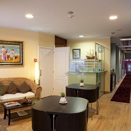 Pension Jade Кастро-Урдиалес Экстерьер фото