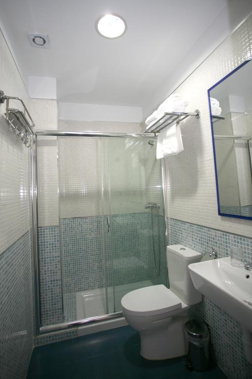 Pension Jade Кастро-Урдиалес Экстерьер фото