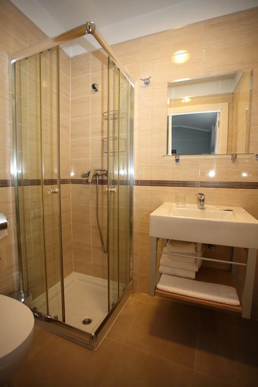 Pension Jade Кастро-Урдиалес Экстерьер фото