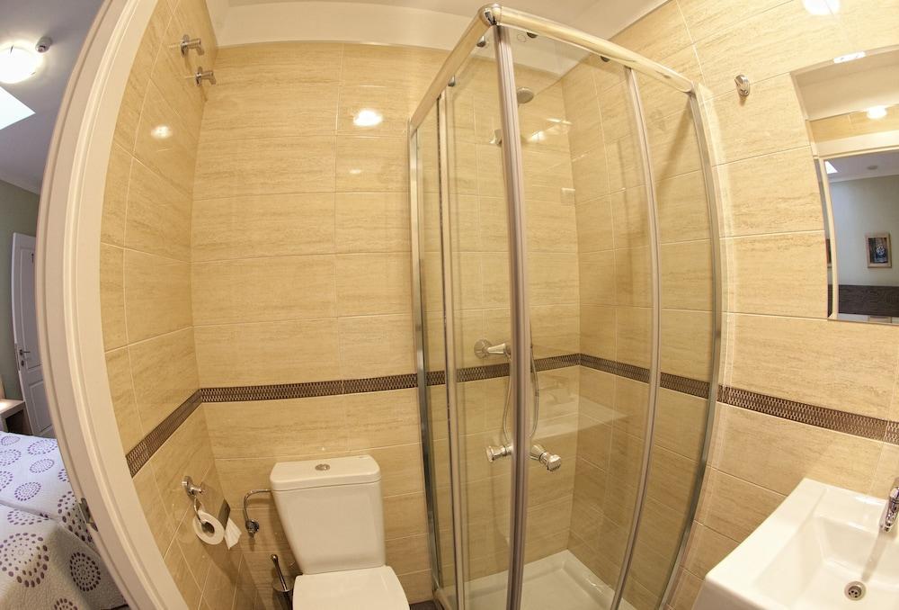 Pension Jade Кастро-Урдиалес Экстерьер фото